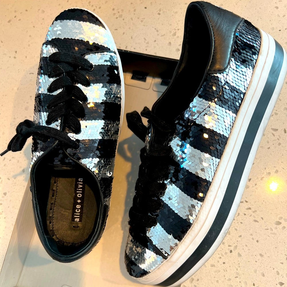 ALICE + OLIVIA
Ezra Sequin StaceFace Platform Sneakers